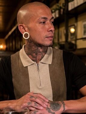 Men's Short-Sleeve Polo Zip Shirt in Beige and Brown
